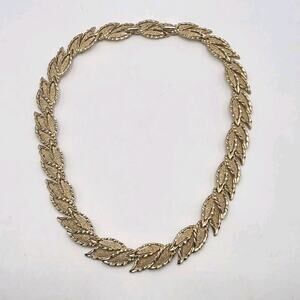 Vintage 1960's Crown Trifari Gold Tone Elegant Leaf Choker Necklace